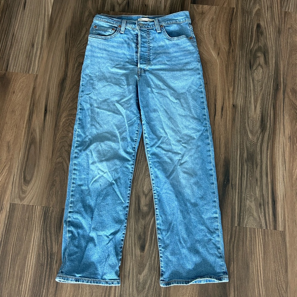 Levi’s Ribcage Ankle Straight Jean